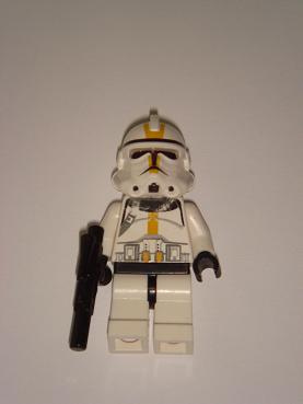 Illustration for article titled LEGO Star Wars Minifig Lights Up with LED, Scares Other Minifigs
